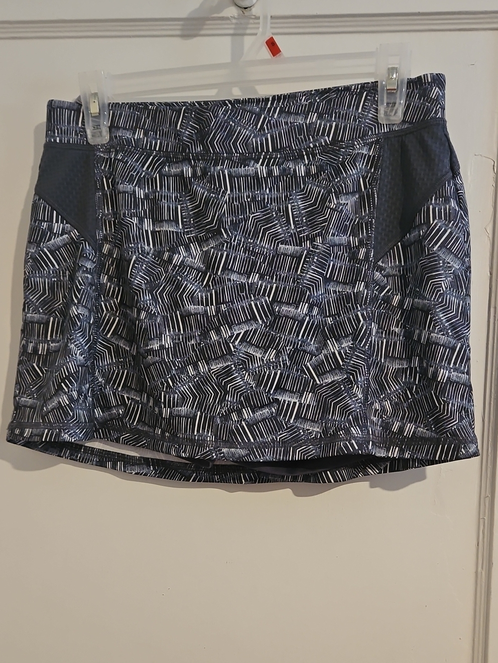 Champion Geometric Skort in Gray & White Size Medium